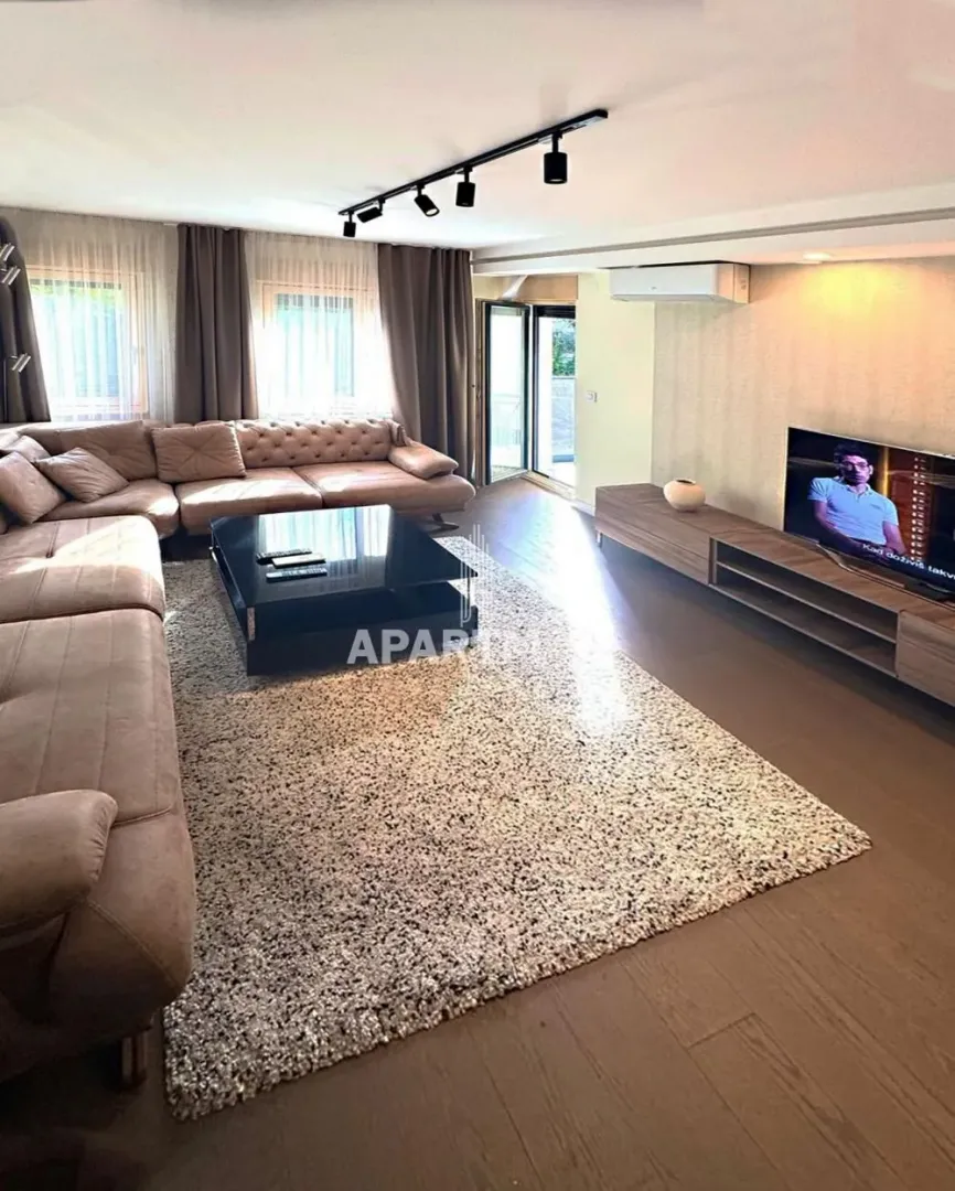 Rent, two bedroom apartment, 69m², Vračar Hram, Vračar Sve Podlokacije