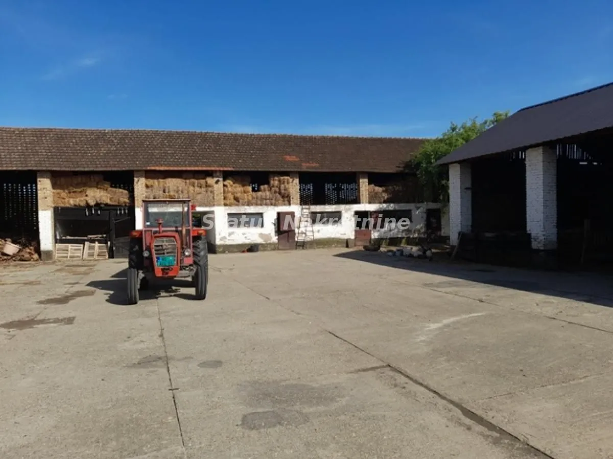 Prodaja, kuća, 875m², Kać, Novi Sad Sve Podlokacije