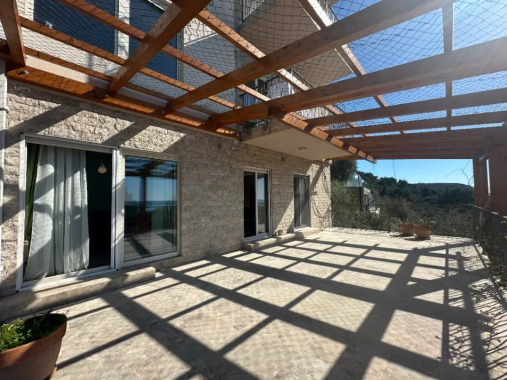 Sale, five bedroom apartment, 200m², Sveti Stefan, Budva