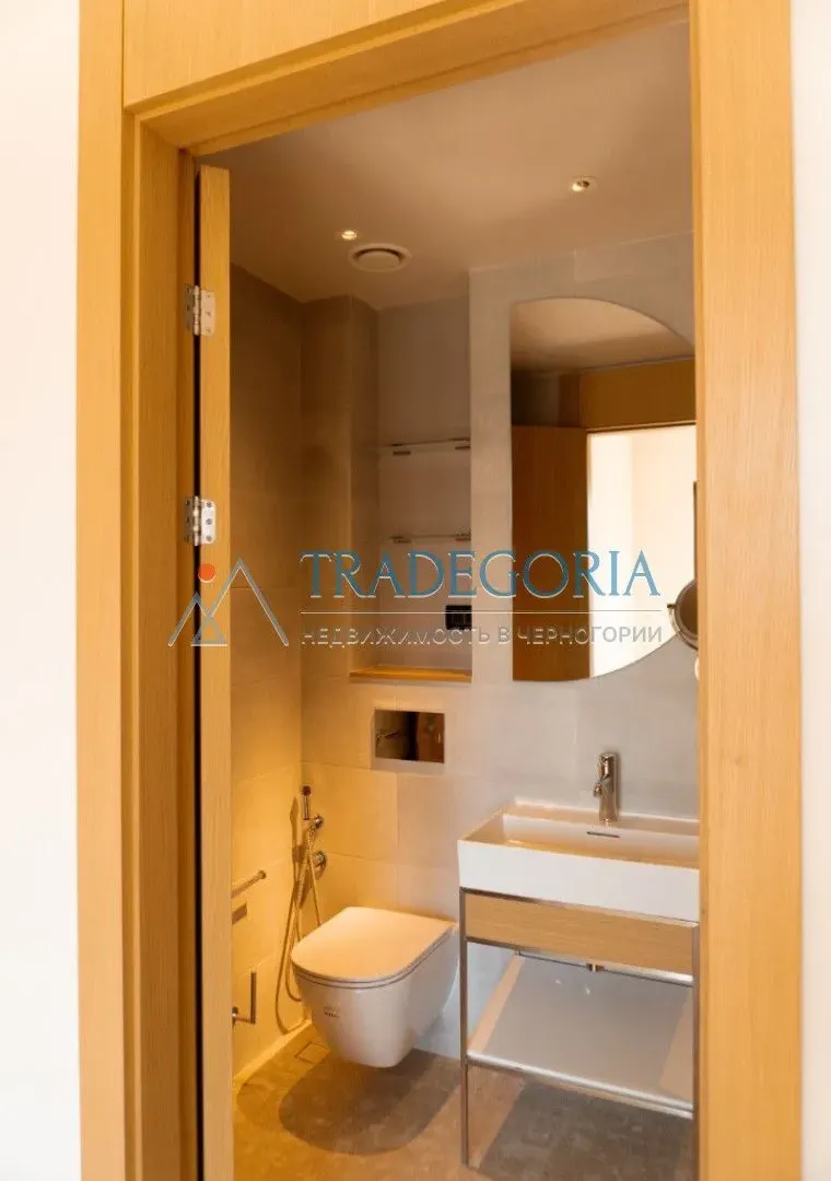 Prodaja, dvosoban stan, 89m², Tivat, Crna Gora