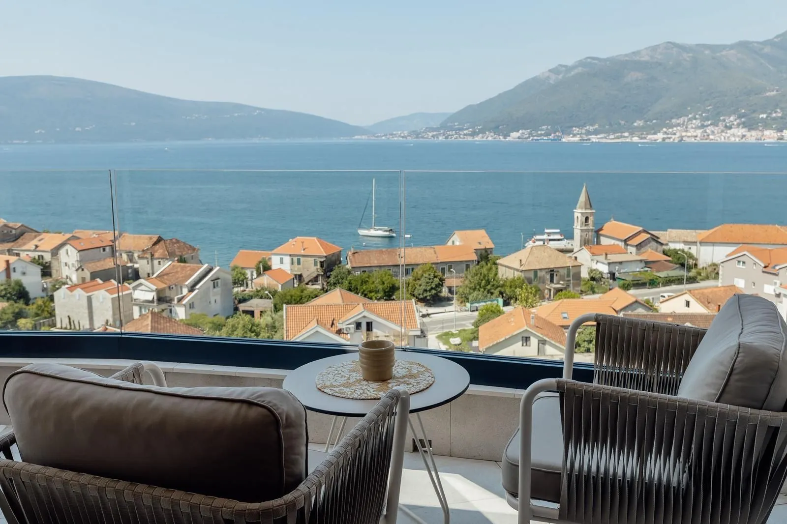 Rent, three bedroom apartment, 149m², Donja Lastva, Tivat