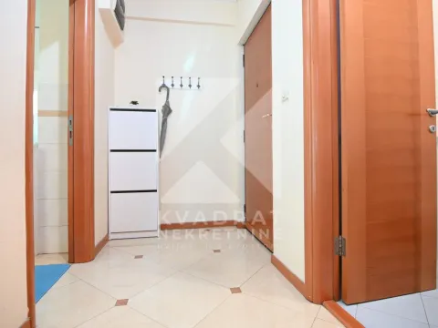 Izdavanje, dvosoban stan, 85m², Preko Morače, Podgorica - image 13