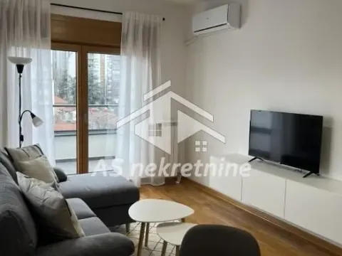 Rent, two bedroom apartment, 43m², Južni Bulevar, Vračar Sve Podlokacije - image 3