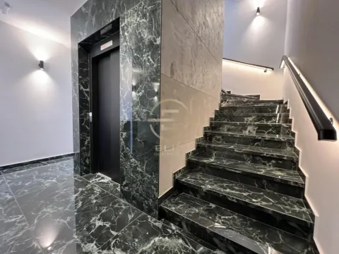 Prodaja, četvorosoban stan, 134m², Bulevar Evrope, Novi Sad Sve Podlokacije - image 1