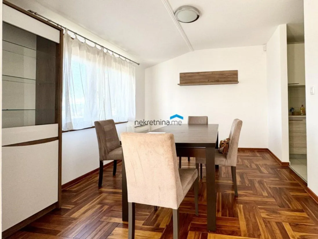 Izdavanje, četvorosoban stan, 178m², Gorica C, Podgorica