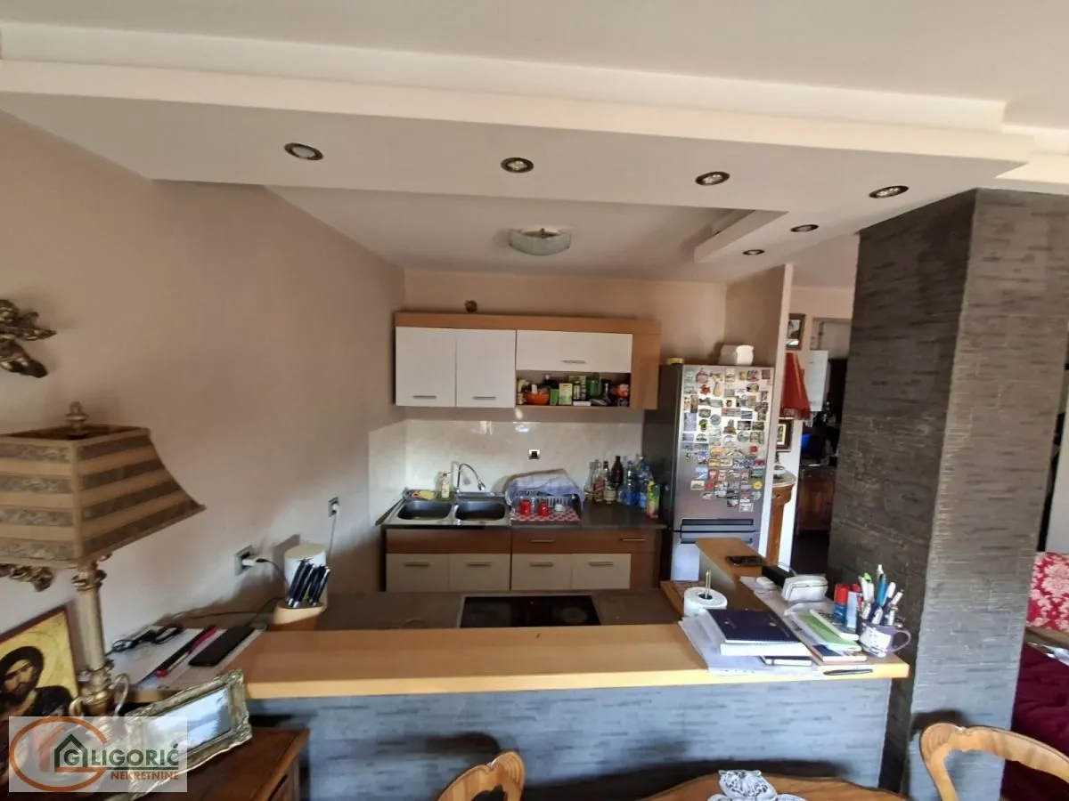 Prodaja, trosoban stan, 79m², Pančevo, Srbija