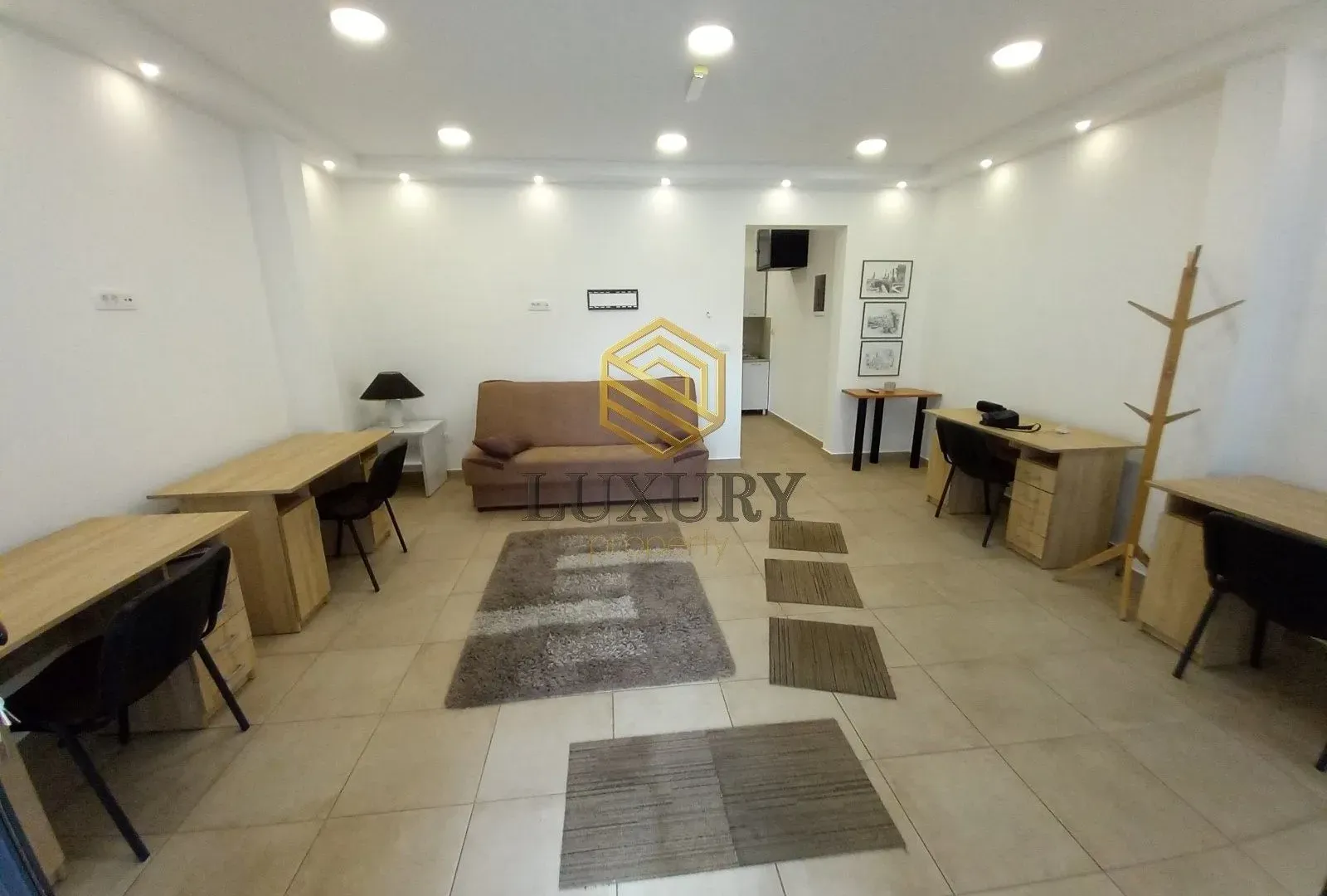 Rent, office space, 54m², Centar, Podgorica