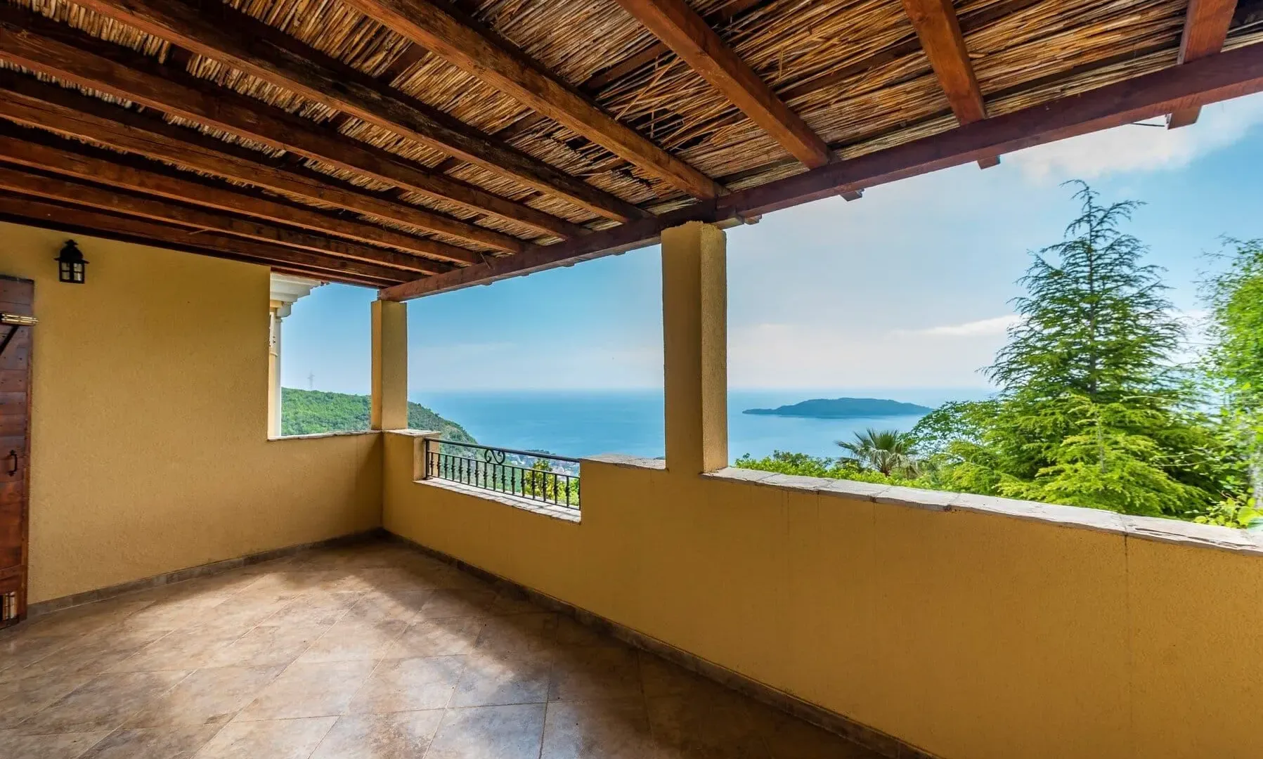 Sale, house, 650m², Kuljače, Budva