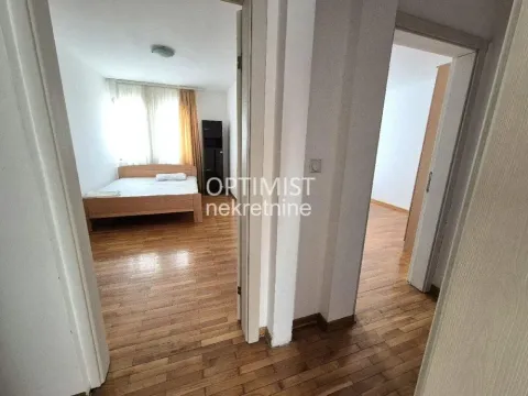 Rent, three bedroom apartment, 84m², Južni Bulevar, Vračar Sve Podlokacije - image 7