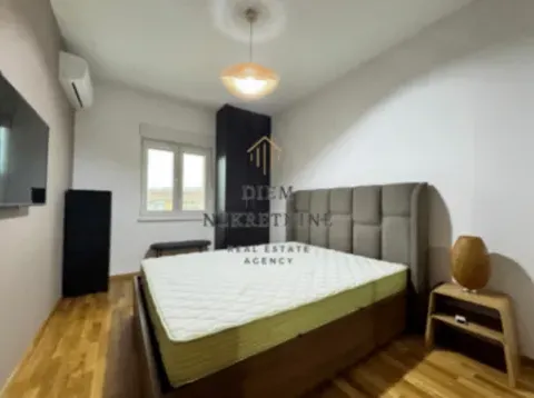 Izdavanje, jednosoban stan, 52m², City Kvart, Podgorica - image 10