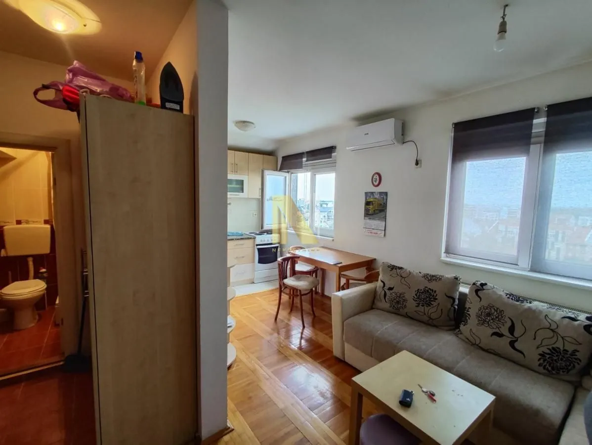 Izdavanje, garsonjera, 25m², Salajka, Novi Sad Sve Podlokacije