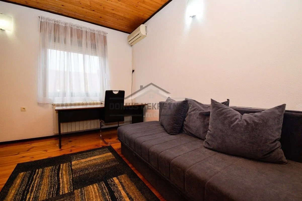 Rent, house, 250m², Stari Aerodrom, Podgorica