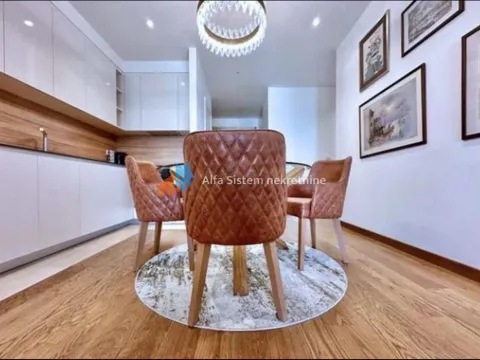 Izdavanje, trosoban stan, 83m², Savski Venac, Beograd - image 6