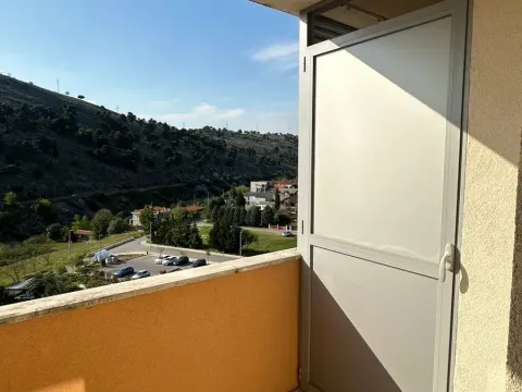 Izdavanje, jednosoban stan, 45m², City Kej, Podgorica - image 6