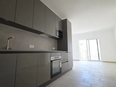 Sale, two bedroom apartment, 65m², Bečići, Budva - image 5