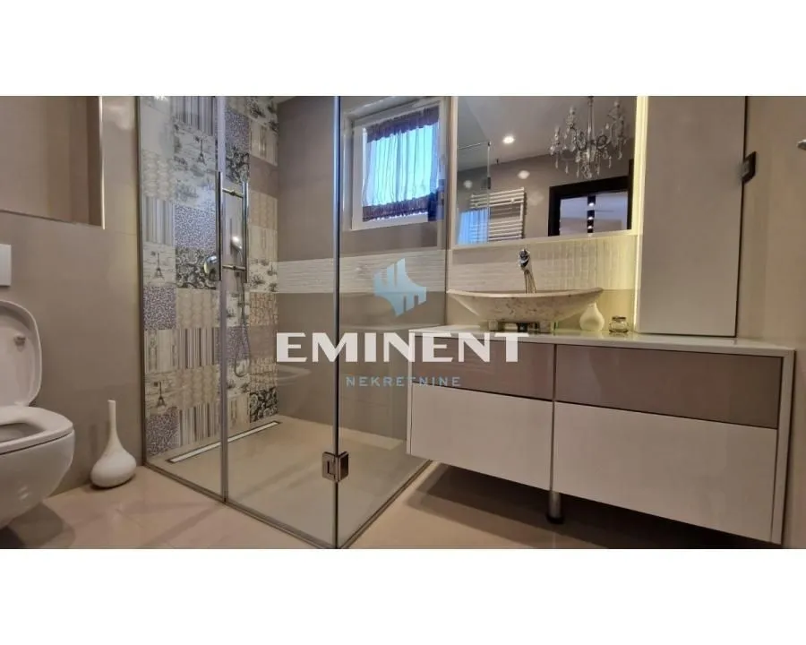 Sale, house, 345m², Surčin, Beograd