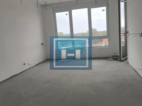 Prodaja, stan, 500m², Centar, Ćuprija - image 3