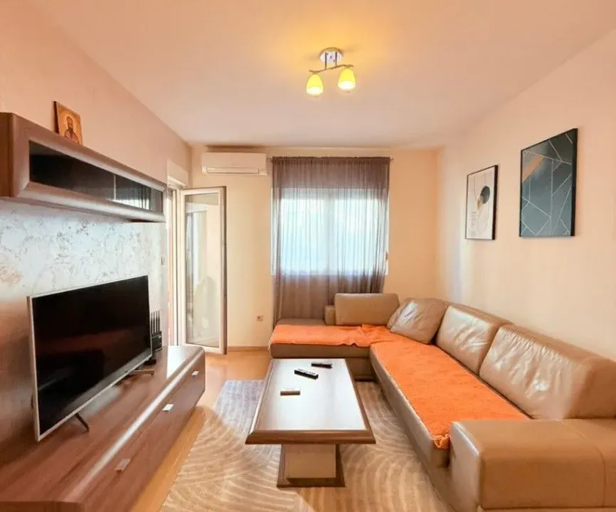 Izdavanje, jednosoban stan, 48m², City Kvart, Podgorica