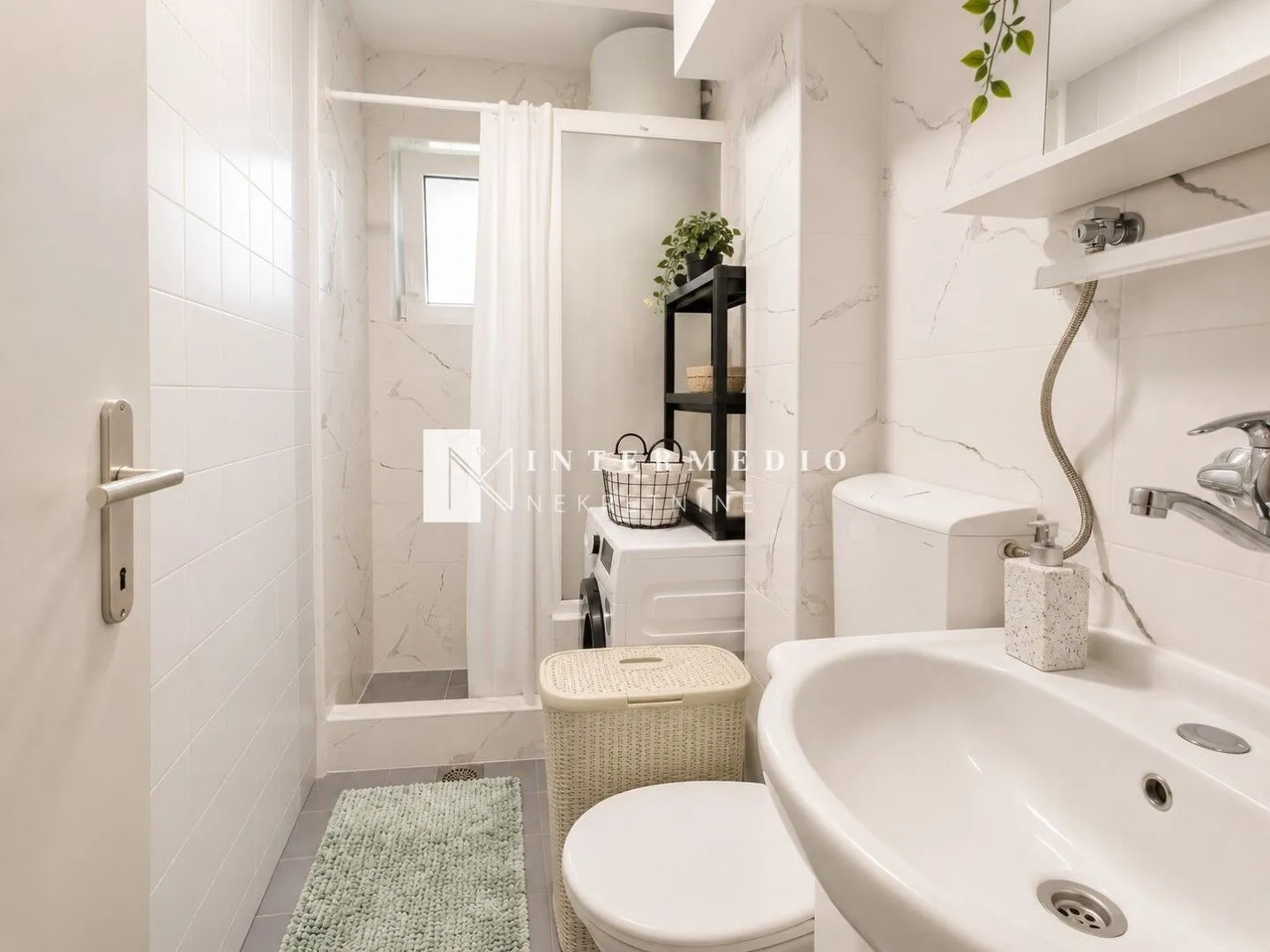 Izdavanje, dvosoban stan, 74m², Topla, Herceg Novi