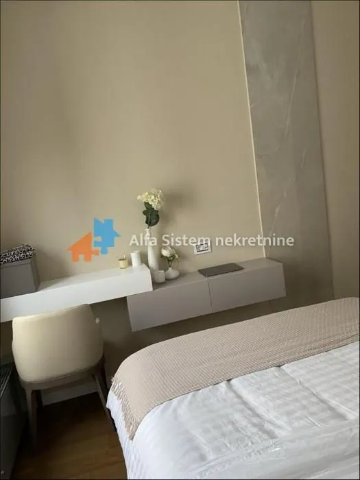 Izdavanje, dvosoban stan, 43m², Vračar Centar, Vračar Sve Podlokacije