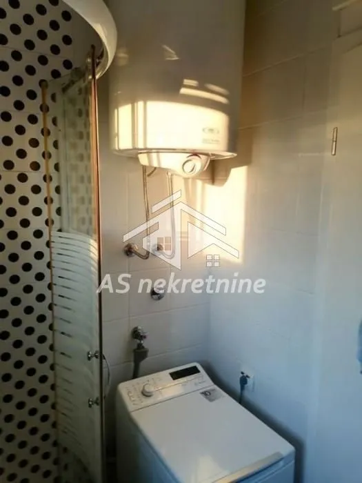 Rent, two bedroom apartment, 50m², Kalenić Pijaca, Vračar Sve Podlokacije