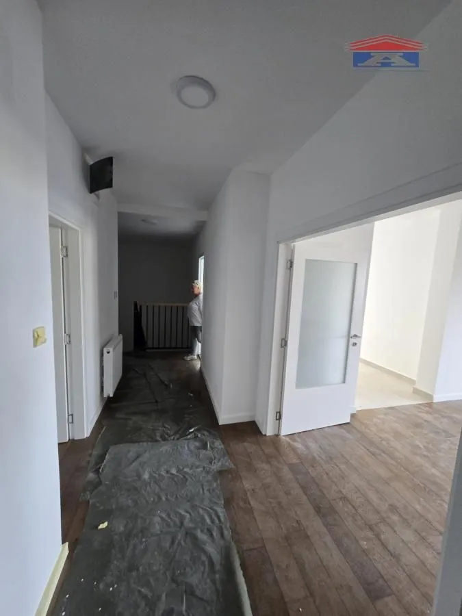 Prodaja, četvorosoban stan, 117m², Novo naselje, Novi Sad