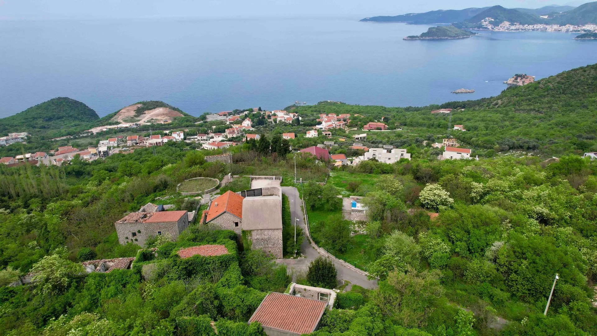Prodaja, plac, 1640m², Blizikuće, Budva