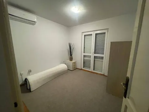 Izdavanje, trosoban stan, 100m², Tološi, Podgorica - image 6