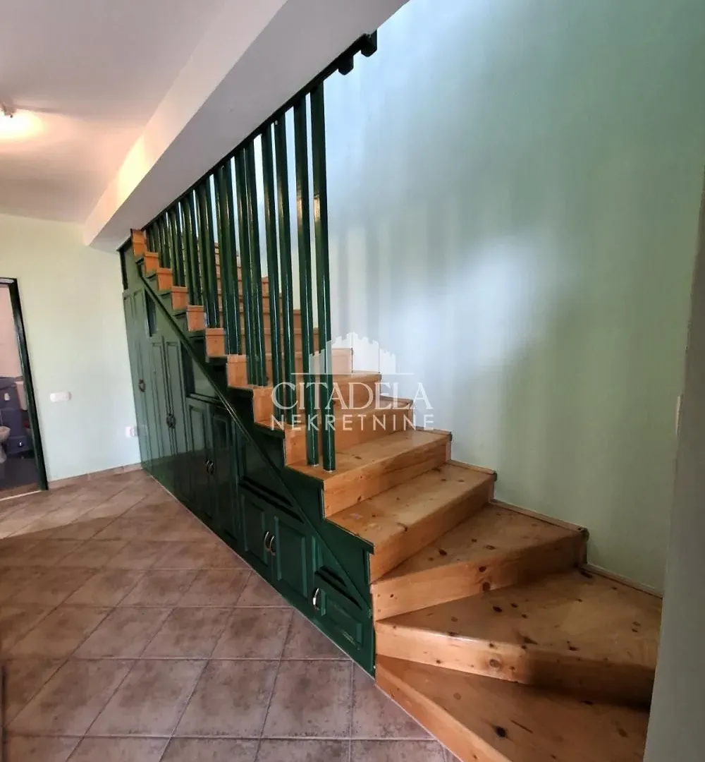 Prodaja, kuća, 173m², Irig, Srbija