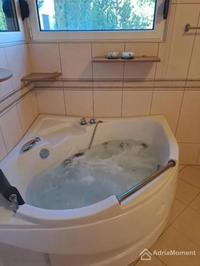 Sale, house, 330m², Utjeha, Bar