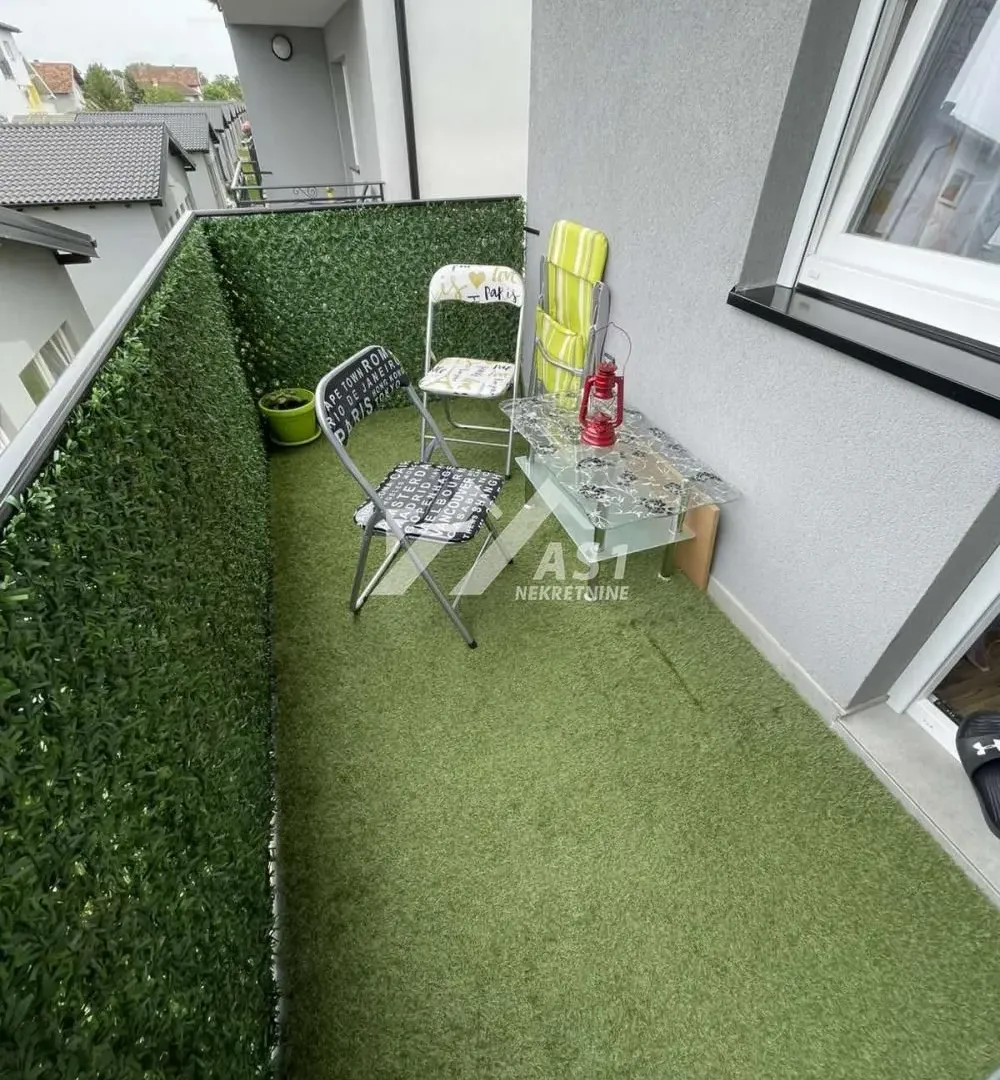 Prodaja, četvorosoban stan, 76m², Lipov gaj, Novi Sad Sve Podlokacije
