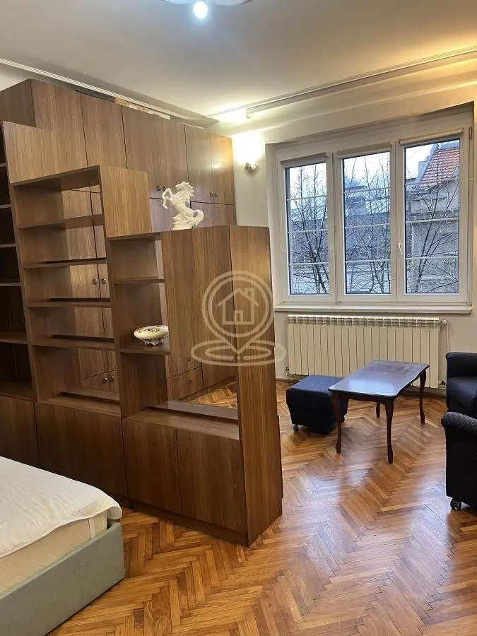 Rent, four bedroom apartment, 120m², Stari Grad, Beograd