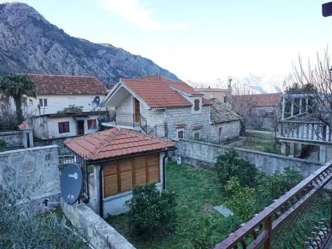 Prodaja, kuća, 192m², Škaljari, Kotor - image 4