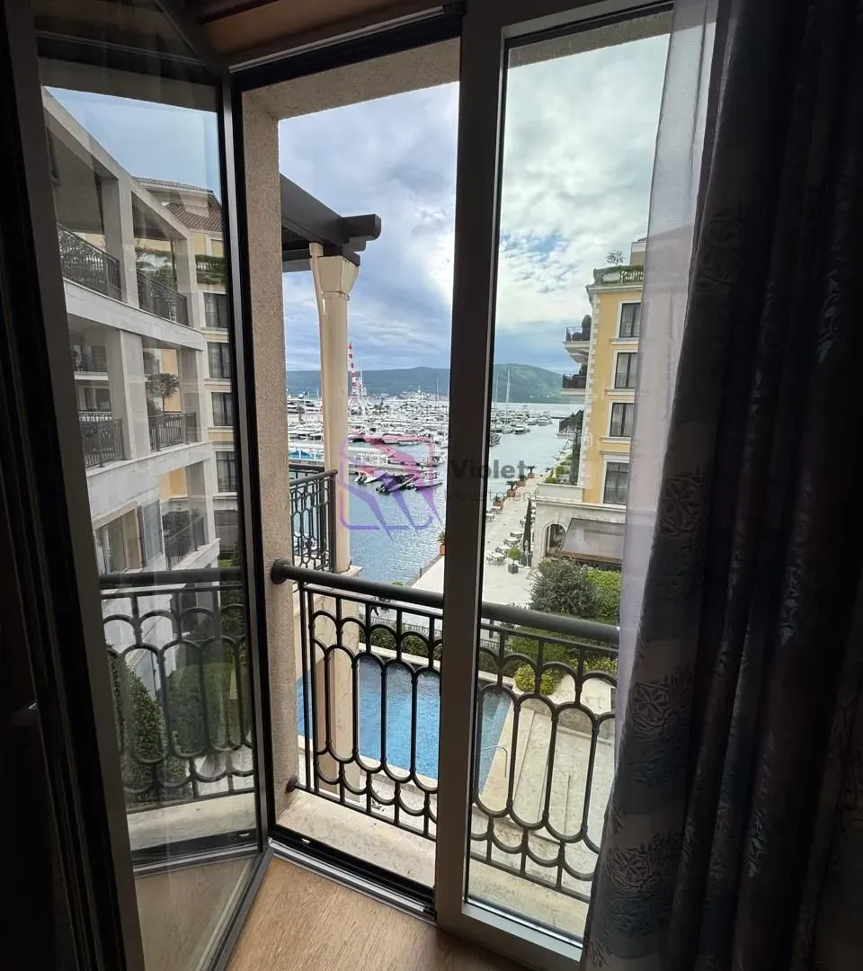 Rent, four bedroom apartment, 240m², Porto Montenegro, Tivat
