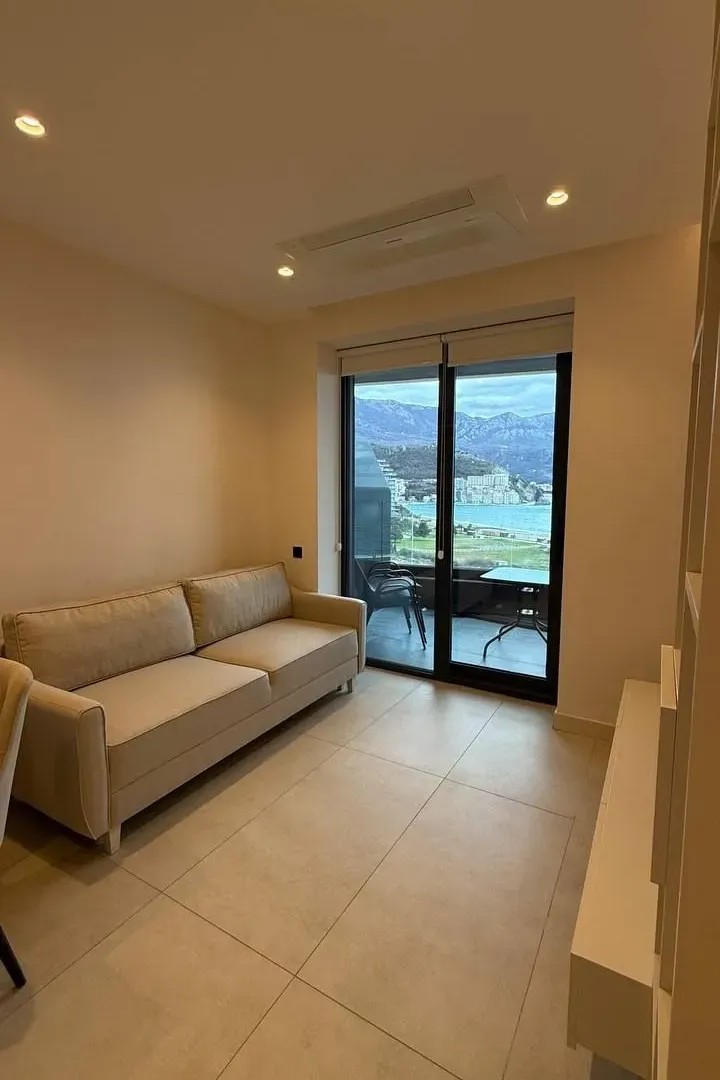 Sale, one bedroom apartment, 69m², Bečići, Budva