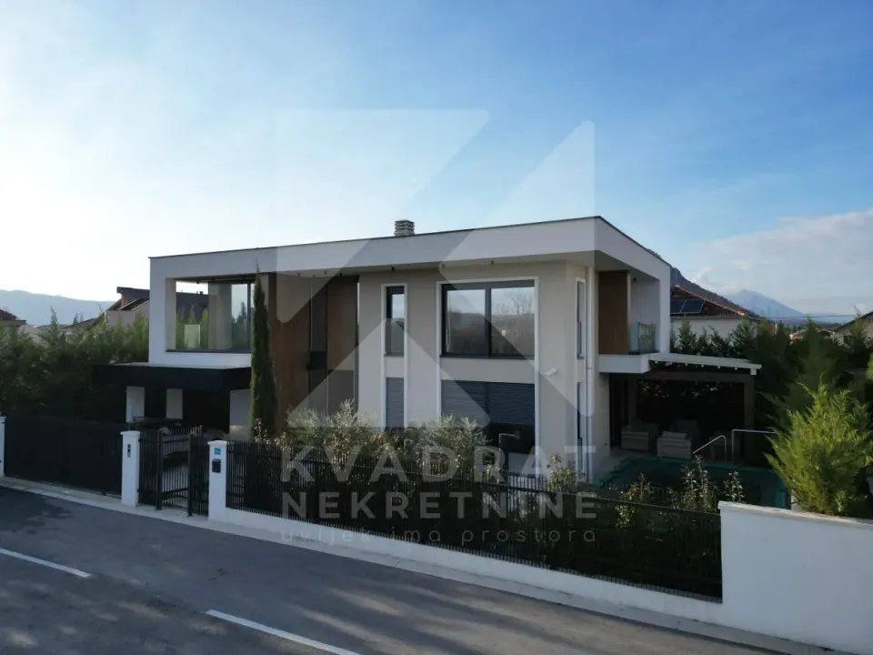 Rent, house, 230m², Gornja Gorica, Podgorica