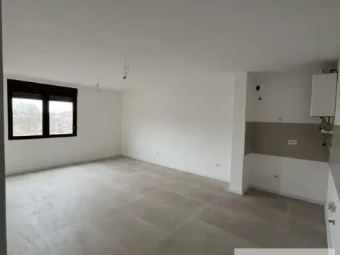 Prodaja, trosoban stan, 68m², Ruma, Srbija - image 1