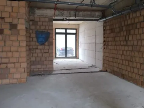 Rent, office space, 77m², Šušanj, Bar - image 1