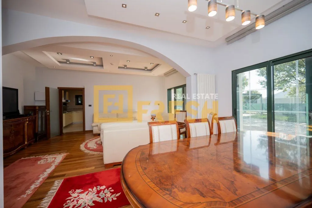 Rent, house, 380m², Mareza, Podgorica