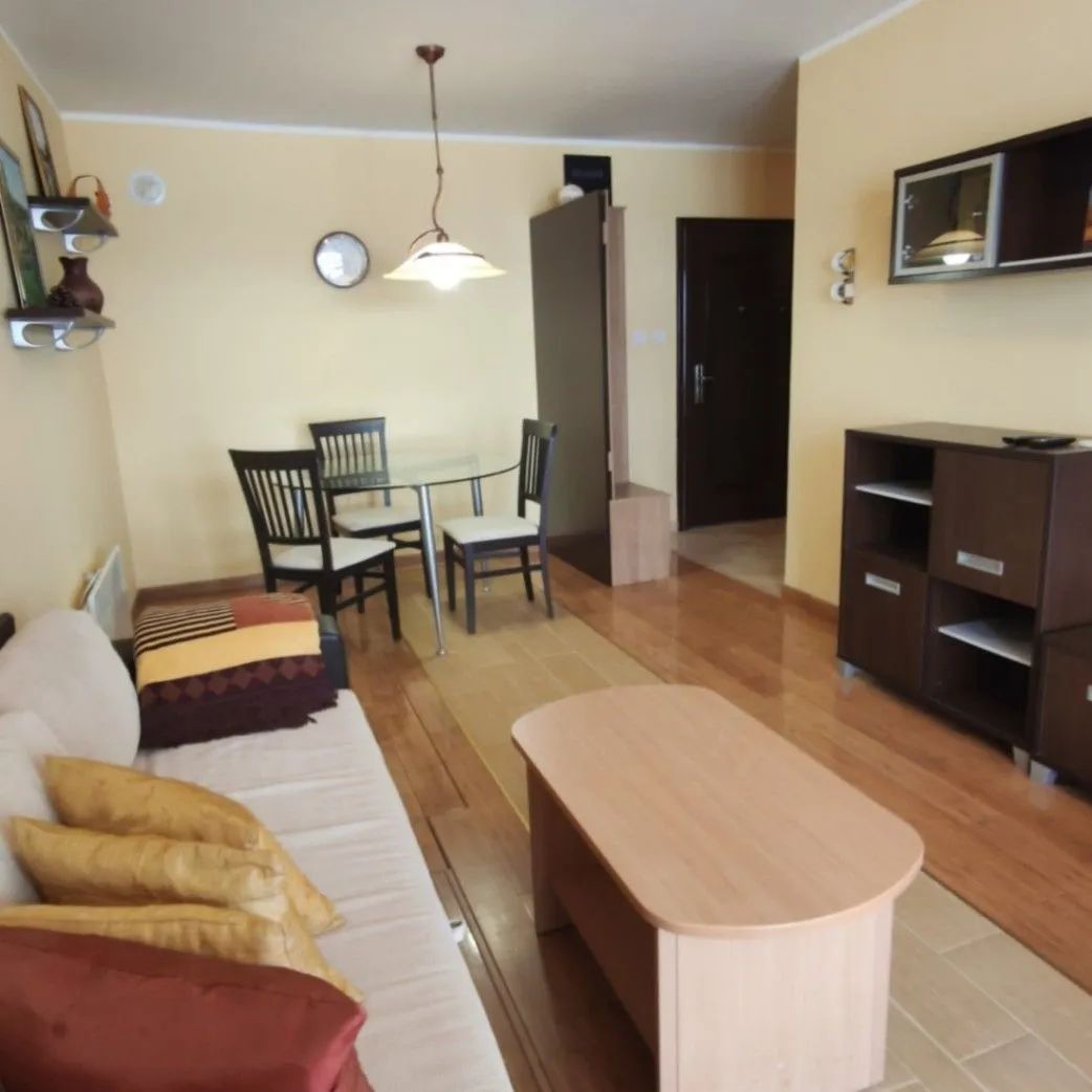 Izdavanje, jednosoban stan, 44m², Bečići, Budva