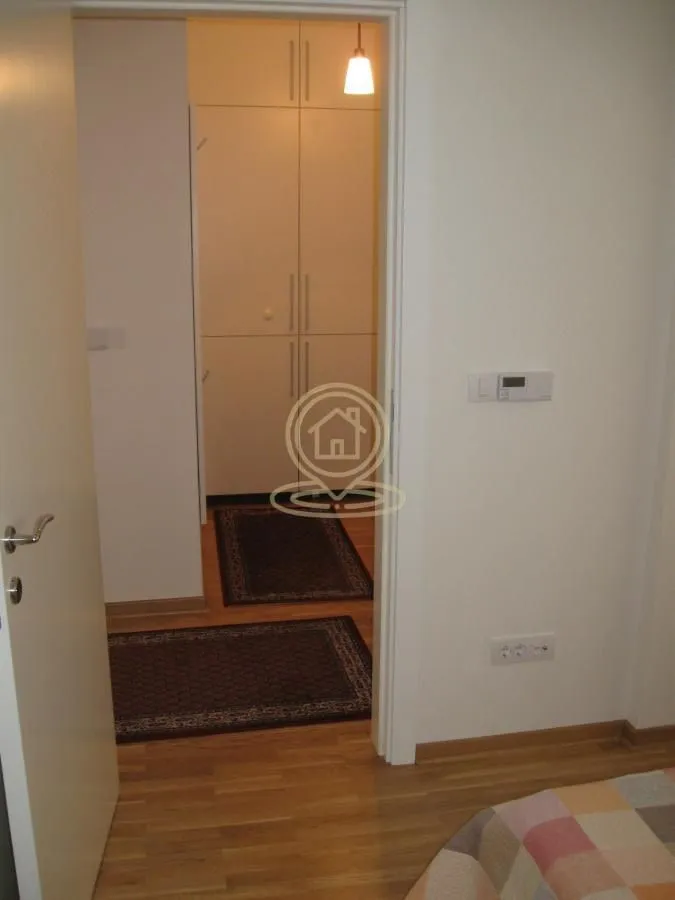 Rent, two bedroom apartment, 60m², Kalenić Pijaca, Vračar Sve Podlokacije