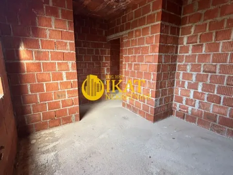 Prodaja, trosoban stan, 69m², Centar, Stara Pazova - image 8