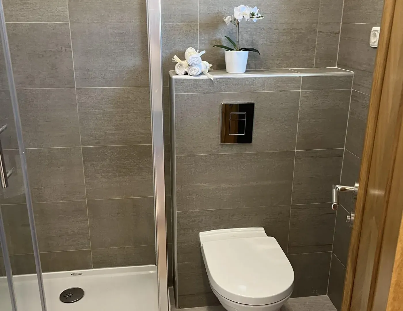 Prodaja, trosoban stan, 99m², Kalimanj, Tivat