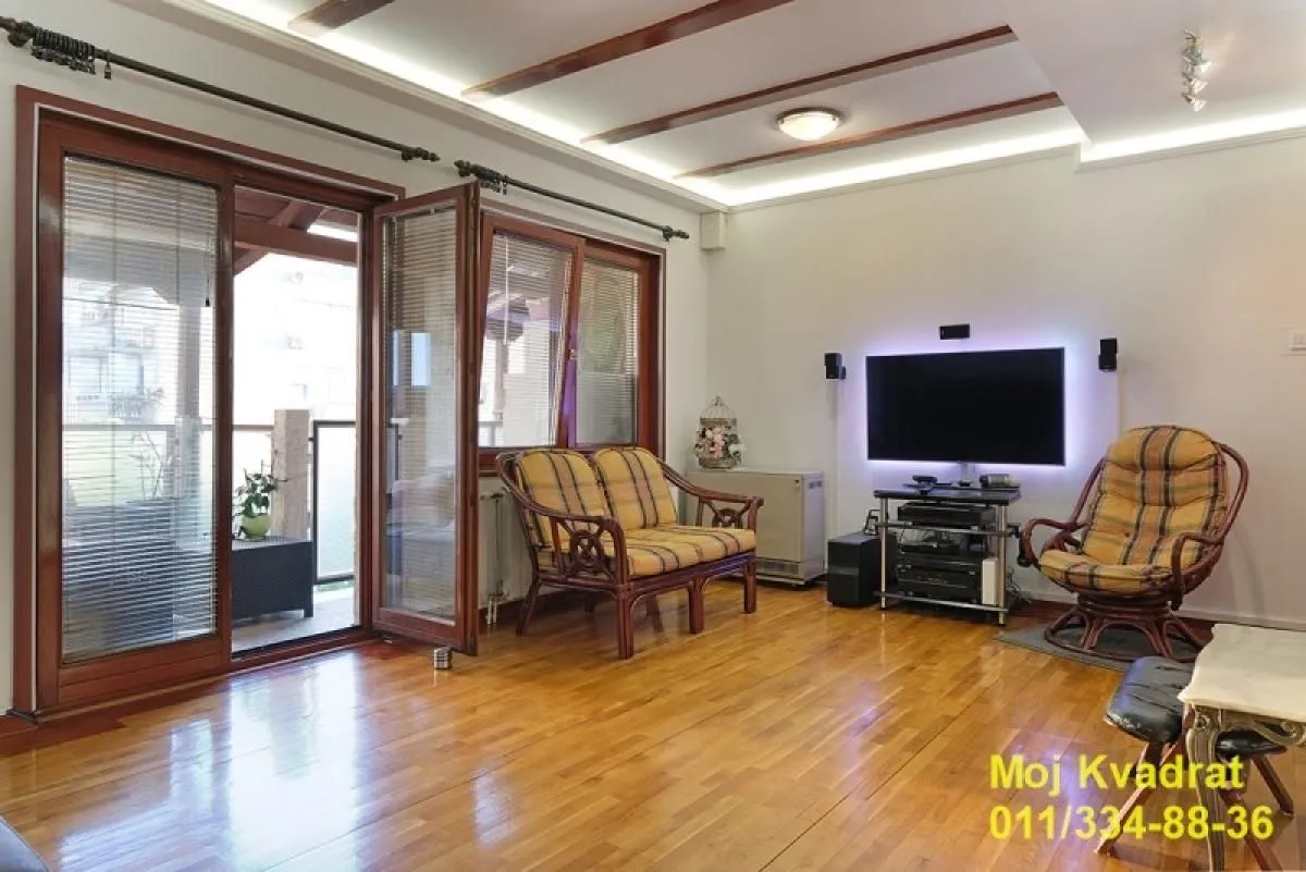 Sale, four bedroom apartment, 104m², Stari Grad, Beograd