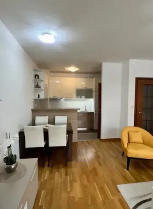 Izdavanje, jednosoban stan, 52m², City Kvart, Podgorica