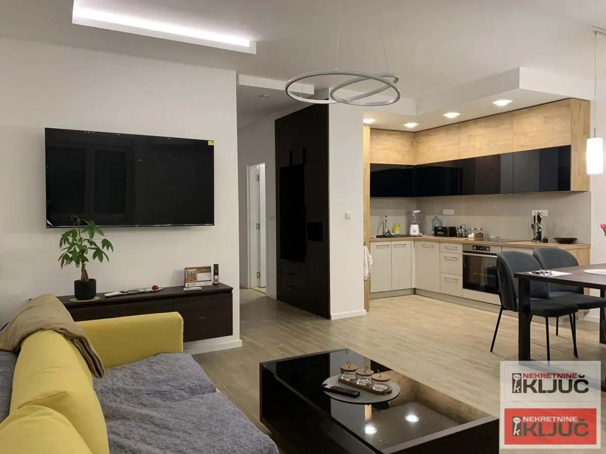 Prodaja, četvorosoban stan, 77m², Veternička rampa, Novi Sad Sve Podlokacije