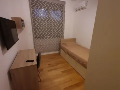 Izdavanje, trosoban stan, 95m², City Kvart, Podgorica - image 9