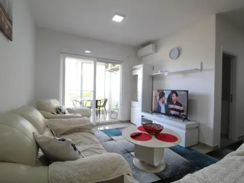 Izdavanje, jednosoban stan, 50m², Šušanj, Bar - image 1