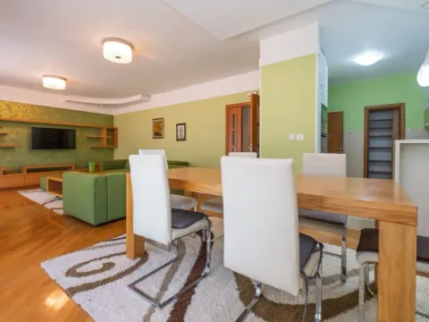 Prodaja, trosoban stan, 137m², Centar, Podgorica - image 10