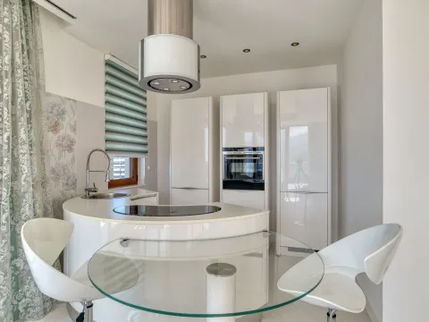 Prodaja, trosoban stan, 199m², Bečići, Budva - image 9